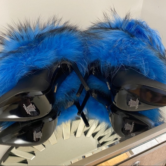 Lust for Life in Hue Blue Lola - Picture 3 of 8